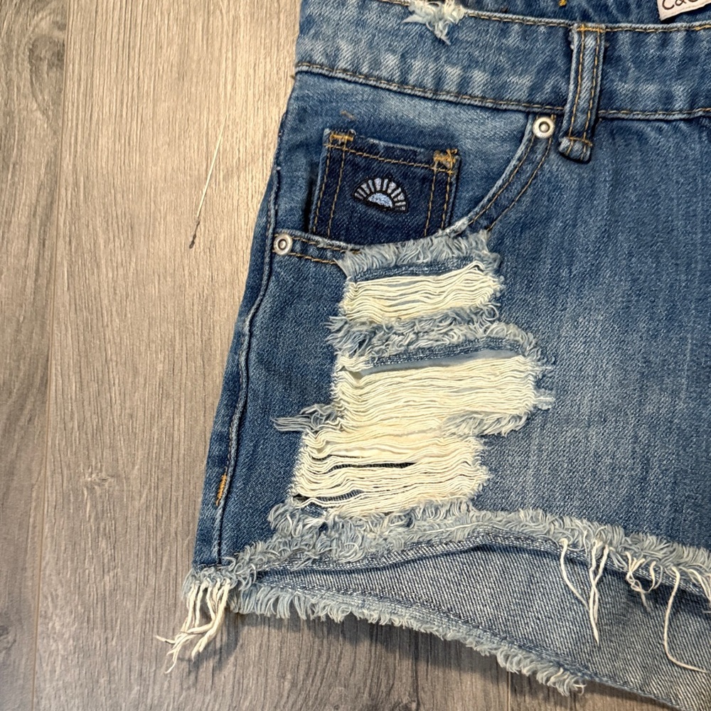 C&C California Ripped Blue Jean Shorts. Size 25 - Picture 2 of 10